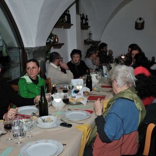 A.D.A. Arco - cena vegetariana - alcuni momenti dei numerosi partecipanti